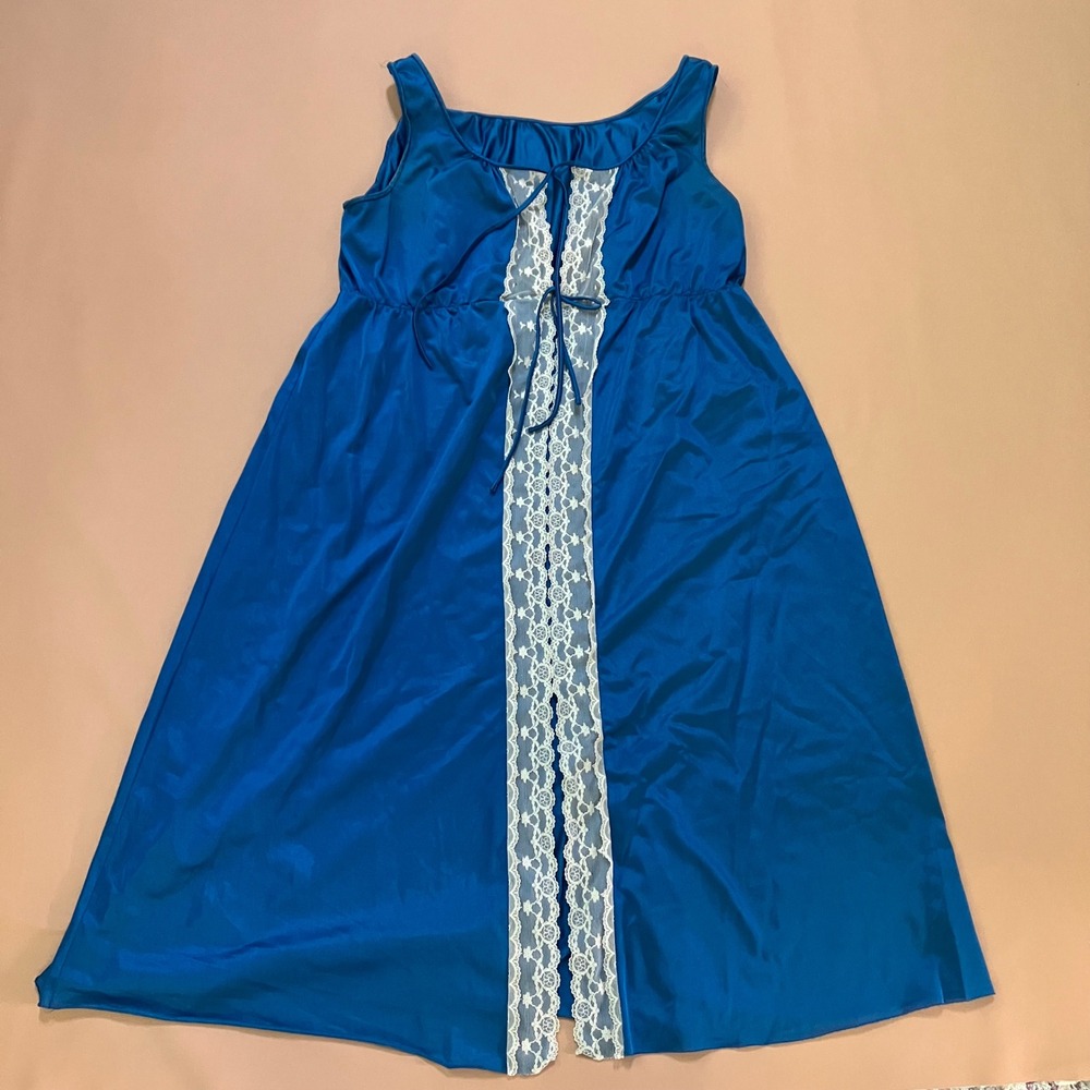 Shadowline Vintage Blue Nylon Nightgown Lace Trim Sleeveless‎ Medium M